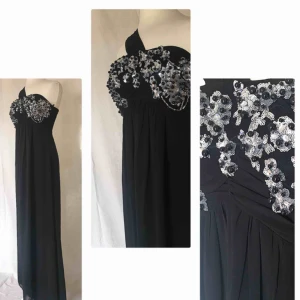  - Bal/festklänning  Använda ca 2gg  Passar s-xs 