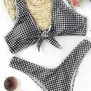  - Supersnygg bikini men som tyvärr inte kommer till användning. Storlek M men passar S. Knappt använd. Frakt tillkommer på 50 kr 🤍