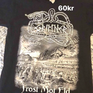  - Random vikinga tryck typ, men den e jävligt fet, lite liten på mig därför ja säljer🦦