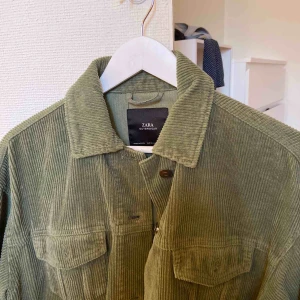  - Jacka från Zara, ny skick! Köparen står för frakten