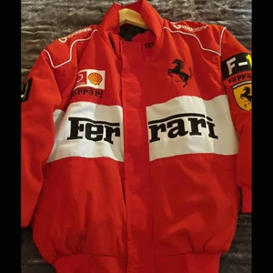 - SÖKER!!! Söker en liknande Ferrari jacka skriv om ni har :)