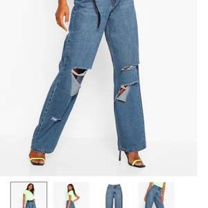 Helt nya populära jeans från boohoo, prislapp kvar. I modellen tall. Budgivning på dessa, buda på pris exkl frakt från 150kr. Frakten är 63kr. Budgivning slutar 16/7 12:00. Högsta bud just nu: 170kr + 63kr frakt