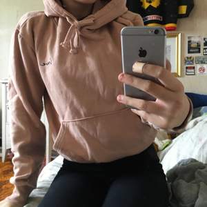 Söt gammelrosa hoodie från H&M 