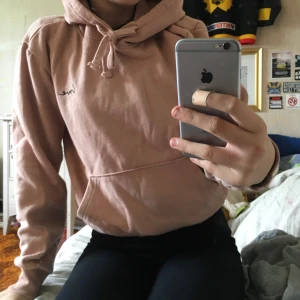 Hoodie - Söt gammelrosa hoodie från H&M 