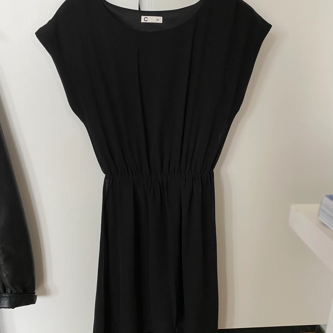 Svart klänning 34/36