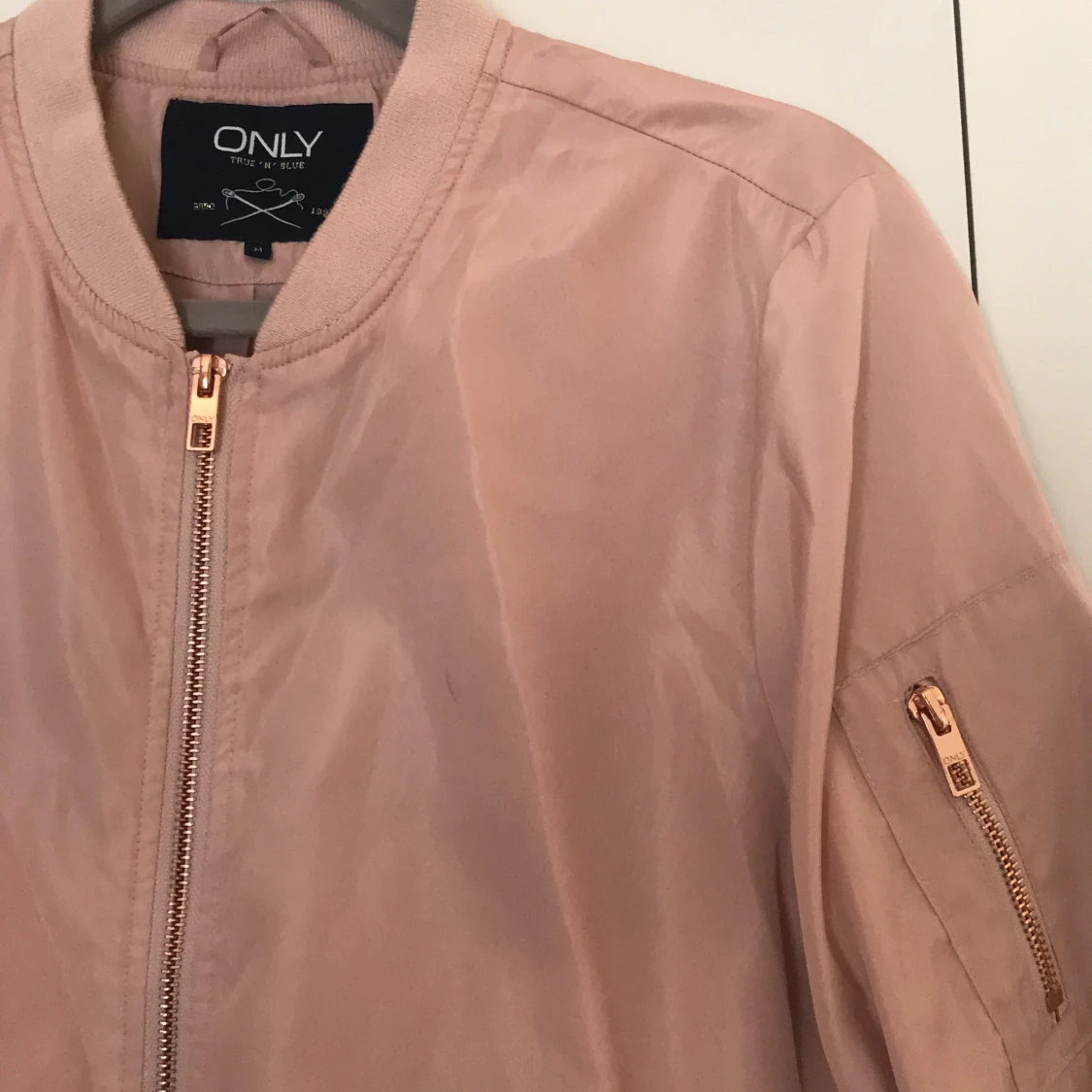 Ljusrosa bomberjacka  - 90