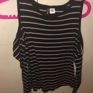 Tröja - Säljer en helt ny tröja från H&M nypris 150kr