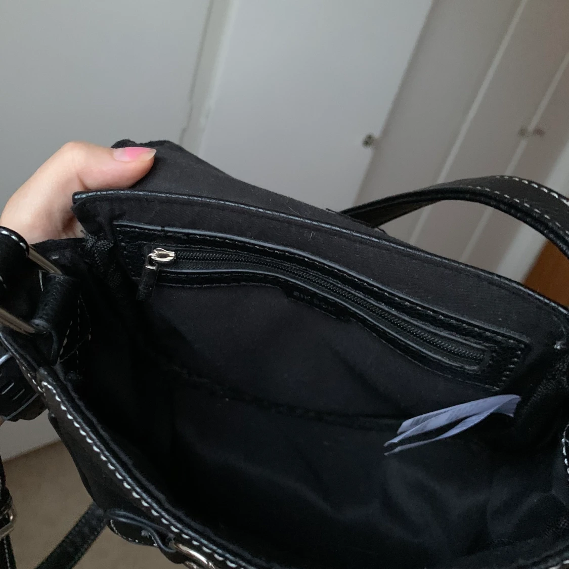 Svart väska - 91