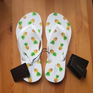 - Filip flop från Forever 21 i storlek 36🍍  Frakt 29 kr 