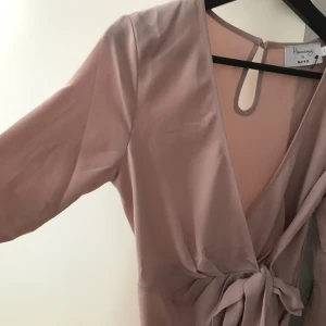  - Superfin jumpsuit som aldrig kommit till användning från Hanna Licious kollektion med NAKD, köparen står för frakten🌸 