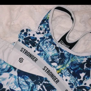  - Stronger sport-bh, bara testad. säljer då den är för liten. Orginalpris 399 kr