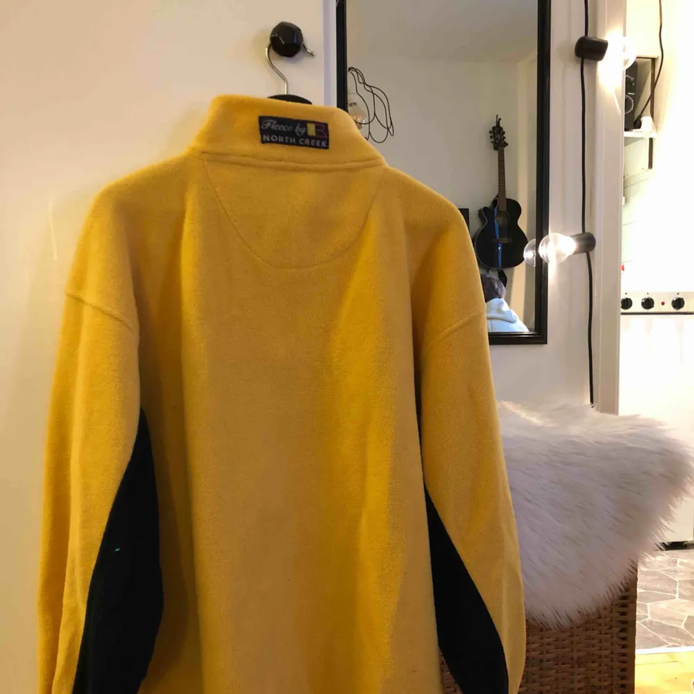 Superskön fleece sweatshirt. Kan mötas upp i Norrköping eller posta, köpare står för frakt🌸. Hoodies.