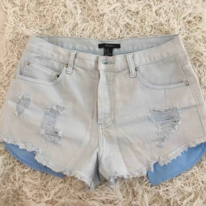  - Shorts från forever 21  Storlek 42 EU /  29 US  50kr 