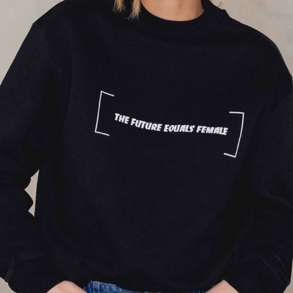 Söker denna sweatshirt från NA-KD :). Hoodies.