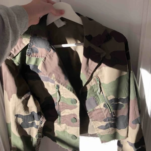  - Snygg kamouflage jacka!!