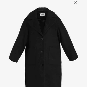  - Nice vinter kappa från weekday! Säljer pga har för många jackor! Knappt använd!!  Ny pris 1500kr!   Kan mötas upp i Sthlm!