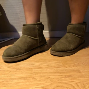  - Kan skickas direkt! Köparen står för frakten, storlek 38, bra skick! 