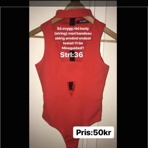  - Snygg stringbody från Missguided med bandeau i mitten! Aldrig använd bara testat den! För liten för mig. 50kr för att möta upp i Sthlm eller 90kr så står jag för frakten! 