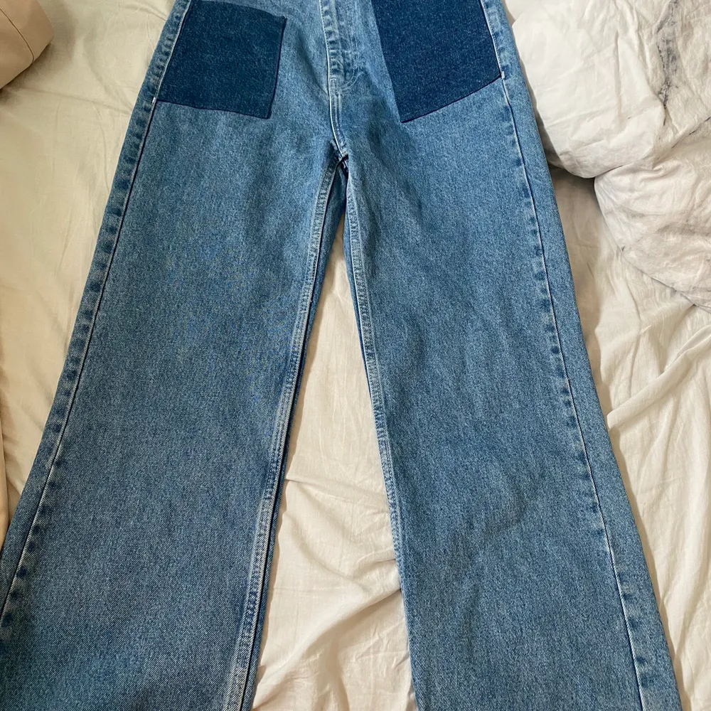 Säljer ett par skit snygga Angelina jeans från just. Har använt de endast 2 gånger då jag tycker de sitter lite för tajt på mig. . Jeans & Byxor.