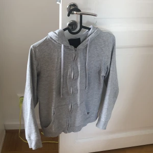 Kofta  - Grå kofta från lager 157. Använd fåtal gånger. 