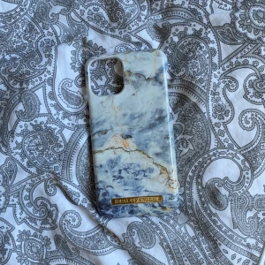 Ideal of Sweden  - Mobilskal från ideal of Sweden. Passar iphone 11pro. Endast testat på mobilen så ser helt nytt ut. Säljer pga att det inte kommer till användning. 