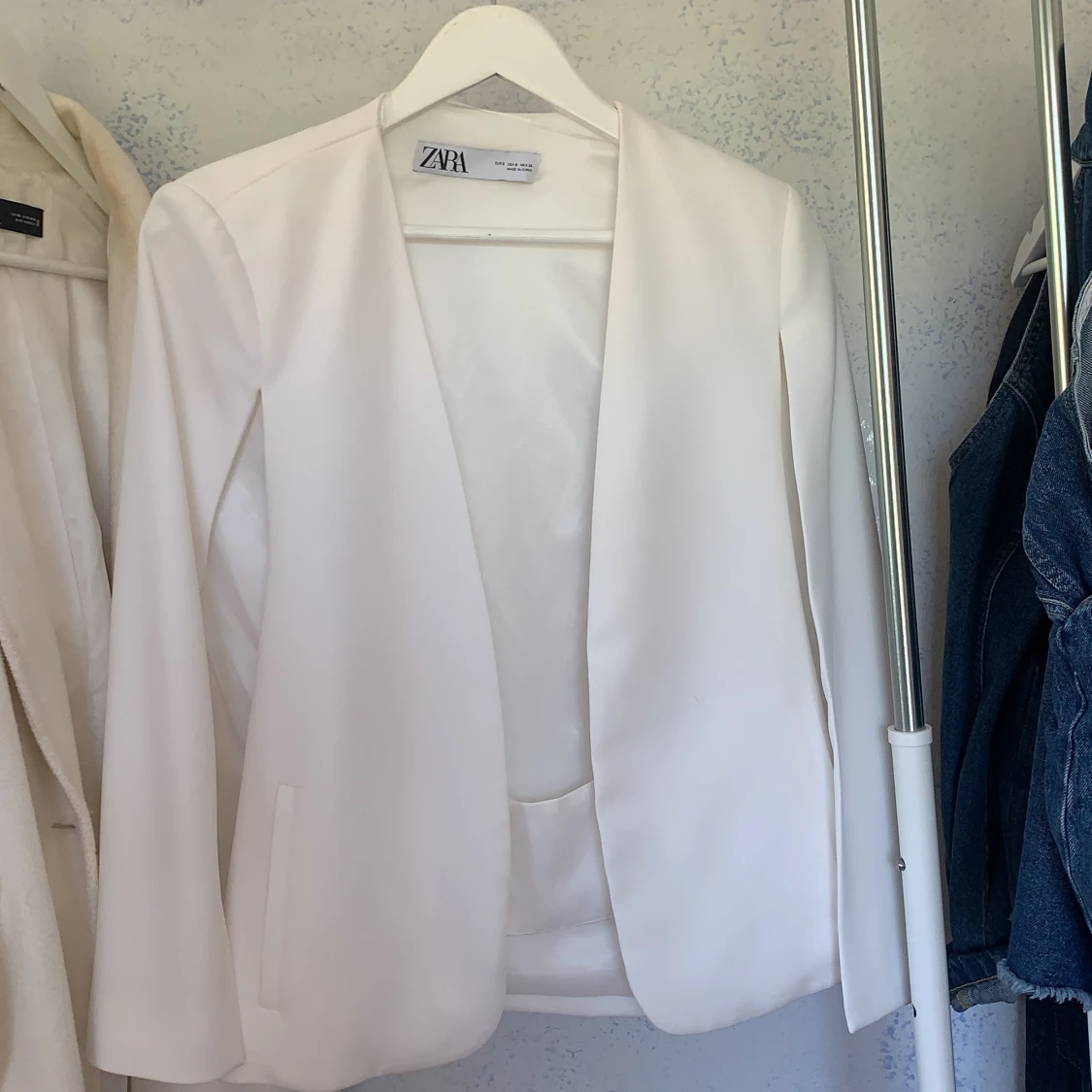 Vit Open arm blazer från Zara