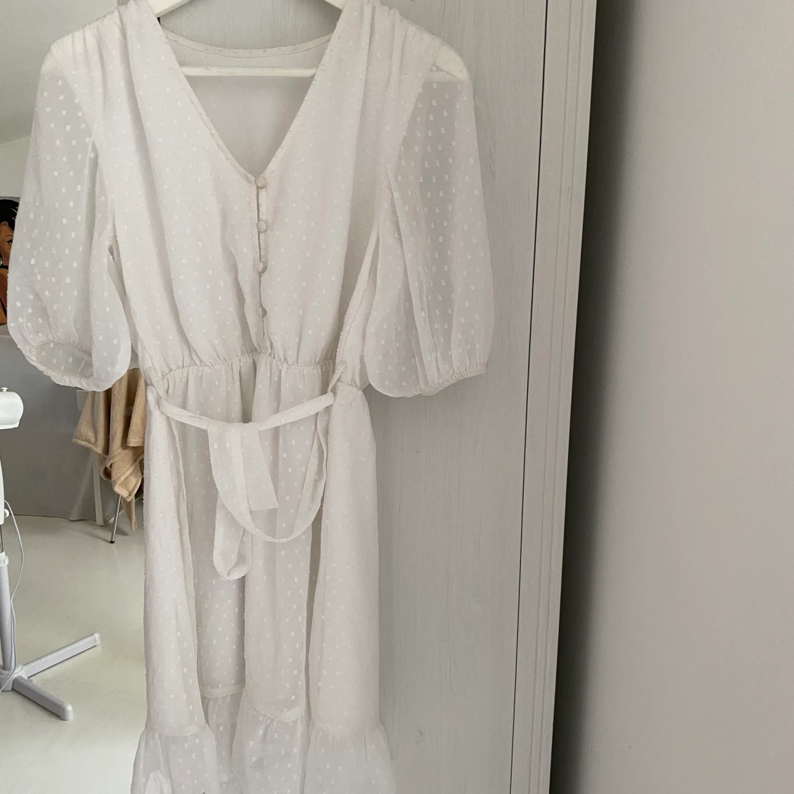 Vit klänning från NAKD