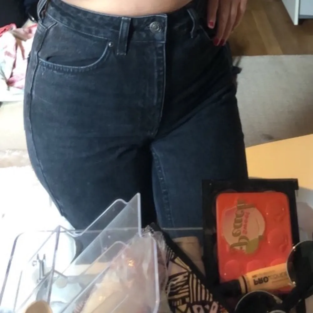 Köpta på TOPSHOP. Storlek W25 / L32. Skulle säga XS ❤️ . Jeans & Byxor.