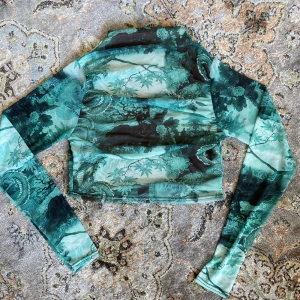 helt ny pretty little thing topp - jättefint trendig topp från ptl