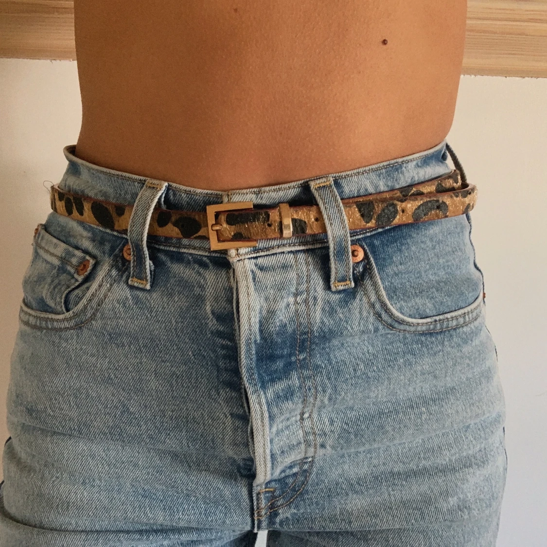 Skärp med leopardmönster