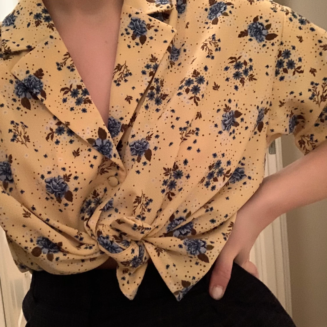 Söt blommig blus från Monki - 90