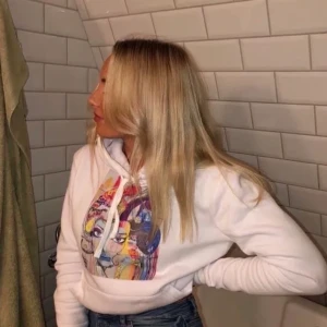 The cool elephant  - The cool elephant hoodie, painted woman. Bra skick har nästan aldrig används. Köpare står för frakt❤️