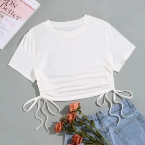 T-shirt  - En trendig vit T-shirt från hm med knytning I sidorna, har varit väldigt trendigt och finns på t.e.x zara men HM's är helt slut! Original pris 199kr mitt pris 80kr super bra deal!💗 Möts upp i Stockholmsområdet!