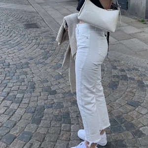 vita jeans - vita jeans från nakd som jag nu säljer pågrund av att jag ej använder dem längre🤍