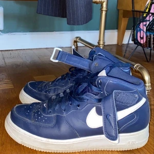 Nike air force mid 07  - Storlek 39, unisexmodell, jättefint skick