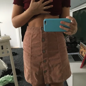 Söt gammalrosa kjol  - Aldrig använd, manchestertyg