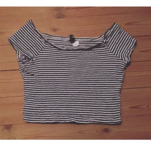  - Jättefin "off shoulders top" som aldrig har kommit till användning