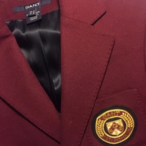  - Blazer/kavaj från GANT. Storlek 38. Supersnygg men tyvärr fel storlek för mig! Nypris 3500kr