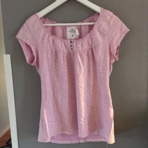  - Tröja Fint skick Frakt tillkommer Kan mötas upp i Helsingborg/Klippan