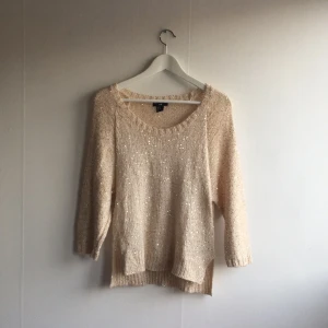  - Supefin tröja med paljetter från hm
