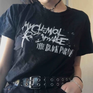  - My Chemical Romance t-shitt märkt strl M men mer som en S. Frakt ingår i priset✨