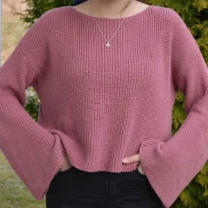  - Väldigt fin stickad tröja från NA-KD! Frakt tillkommer!