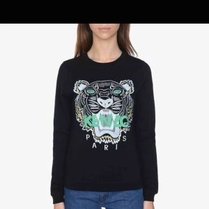  - Kenzo sweather. Storlek s! Bra skick! Kan skickas köpare står för frakt:)