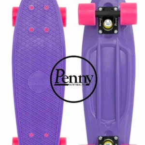  - Äkta penny board som köpte för några år sedan då min gamla blev stulen. Har dock nt använt denna så mycket. Den är exakt som den på bilden, men bilden är från deras hemsida och jag köpte den för cirka 900kr. Hör av dig för fler bilder på den jag har!