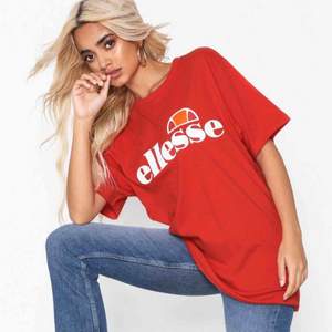 Aldrig använd Ellesse röd tshirt köpt från Nelly för 349kr Står ej för frakt🥰