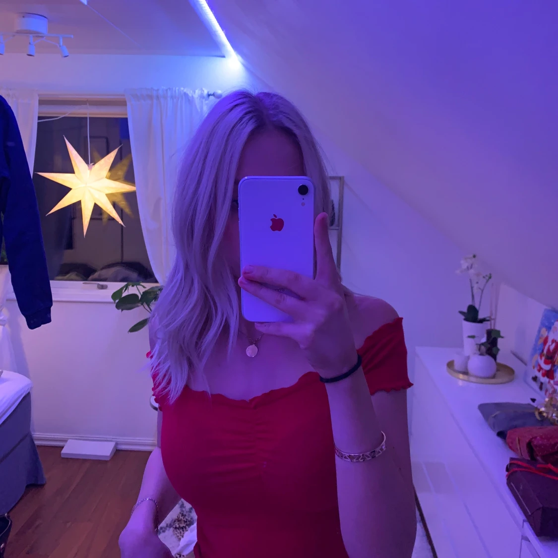 Röd off-shoulder topp