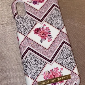 Ideal of Sweden skal Iphone X - Säljer mitt skal i nyskick då jag bytt telefon! Skriv om ni är intresserad och vill ja fler bilder✨💕