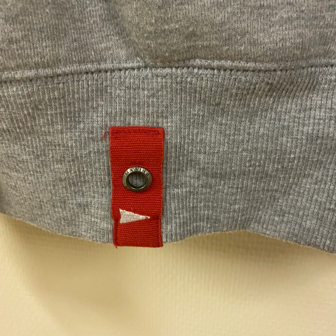 Mörkgrå Hoodie - 91