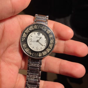 Versace klocka - Kommer tyvärr inte till användning 