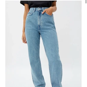 Jeans Weekday - Supersnygga jeans från weekday, som nya!!! ✨✨✨PRIS KAN DISKUTERAS, nypris 500kr 🥰🥰🥰kom privat för egna bilder 👍🏼👍🏼🤩✨VID SNABB AFFÄR FÅR DU DOM FÖR 250 ink FRAKT 👌🏼👌🏼❤️